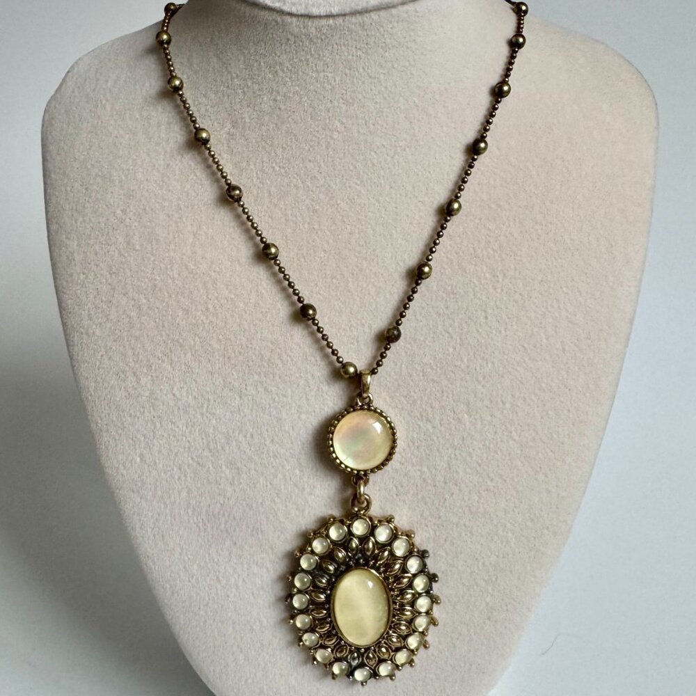 Vintage Lucky Gold Tone Moonglow Pendant Necklace with Matching Dangle Earrings - Picture 2 of 16